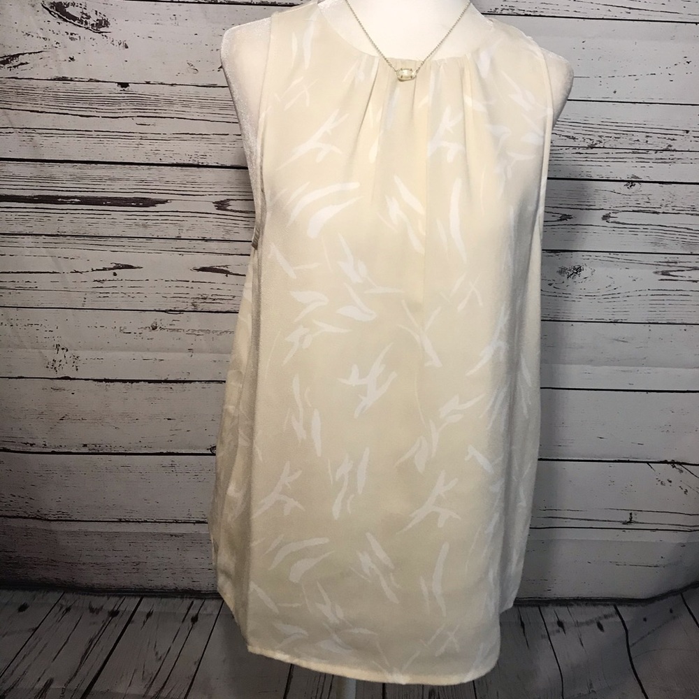 NWT a . new day top